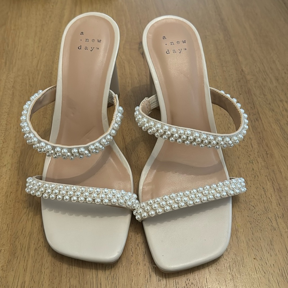 A New Day from Target Heels sz 6